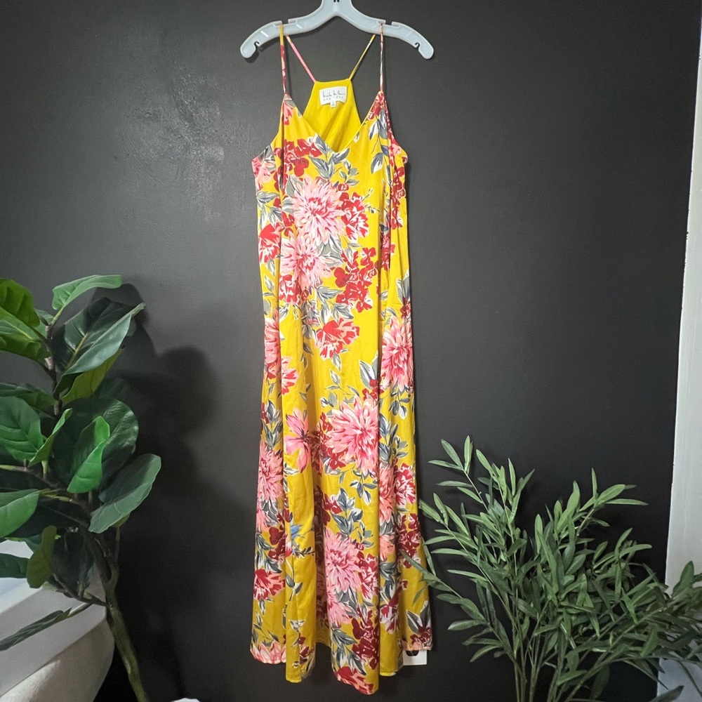 Nicole Miller New York - Yellow&Floral Maxi Dress with built in shelf bra. Sz 10